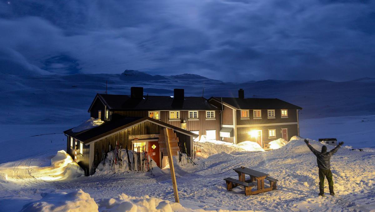 Flere syke fraktet ned fra påskefjellet