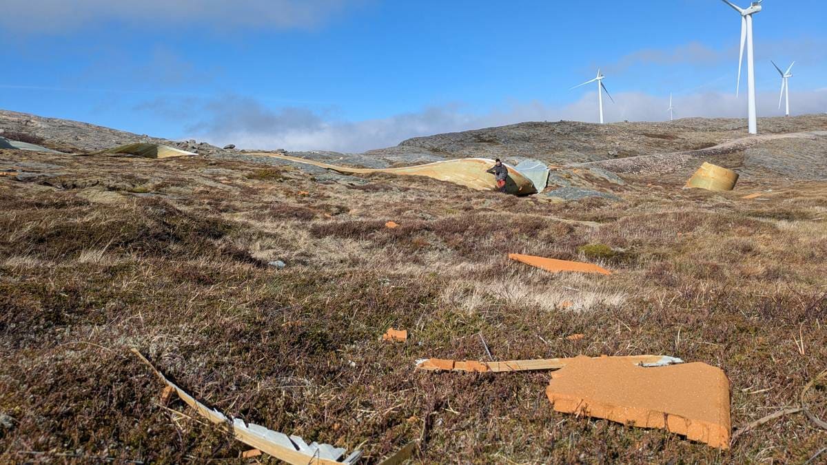 Knuste deler ligger urørt etter flere havari: – Burde vært fjernet med en gang