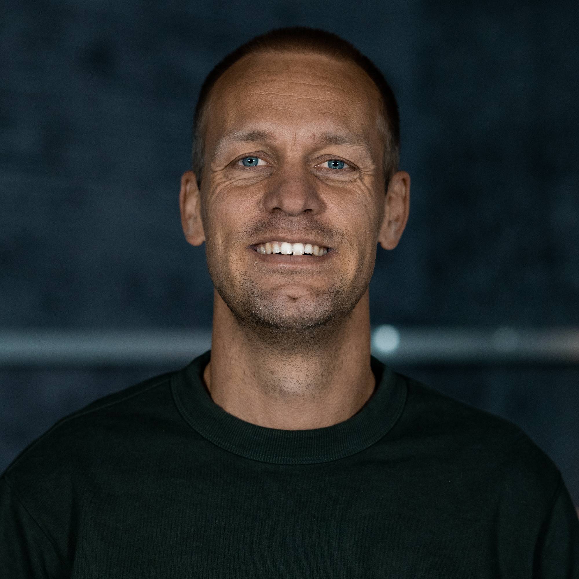 Forfatter, musiker, programleder og tidligere fotballspiller Mads Hansen er gjest i Drivkraft.