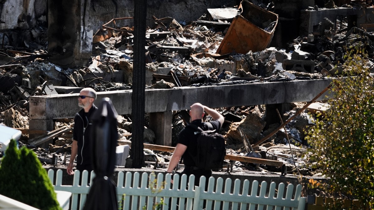Krimteknikere har ankommet brannområdet i Krokstadelva