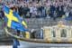 Jonas Ekströmer / TT / TT NYHETSBYRÅN,NTB Kong Carl Gustaf og dronning Silvia vinker til folk som står langs kaia i Stockholm