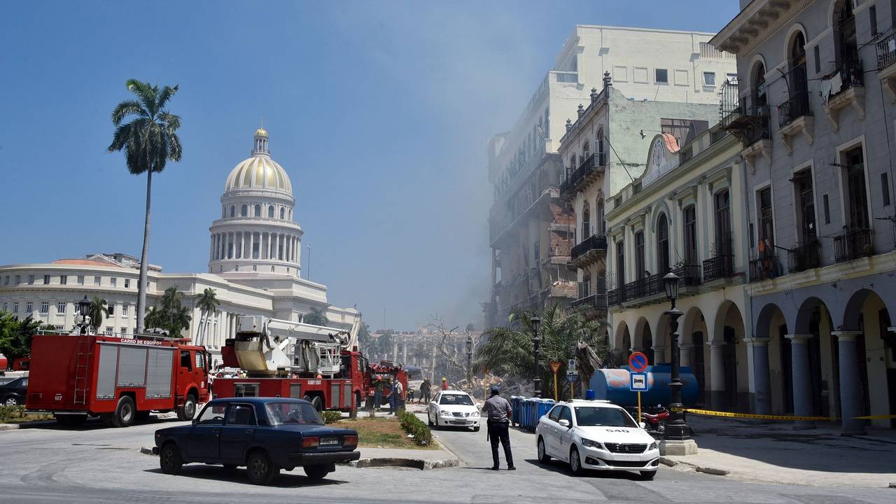 4 En eksplosjon rammet Hotel Saratoga i Havana fredag.