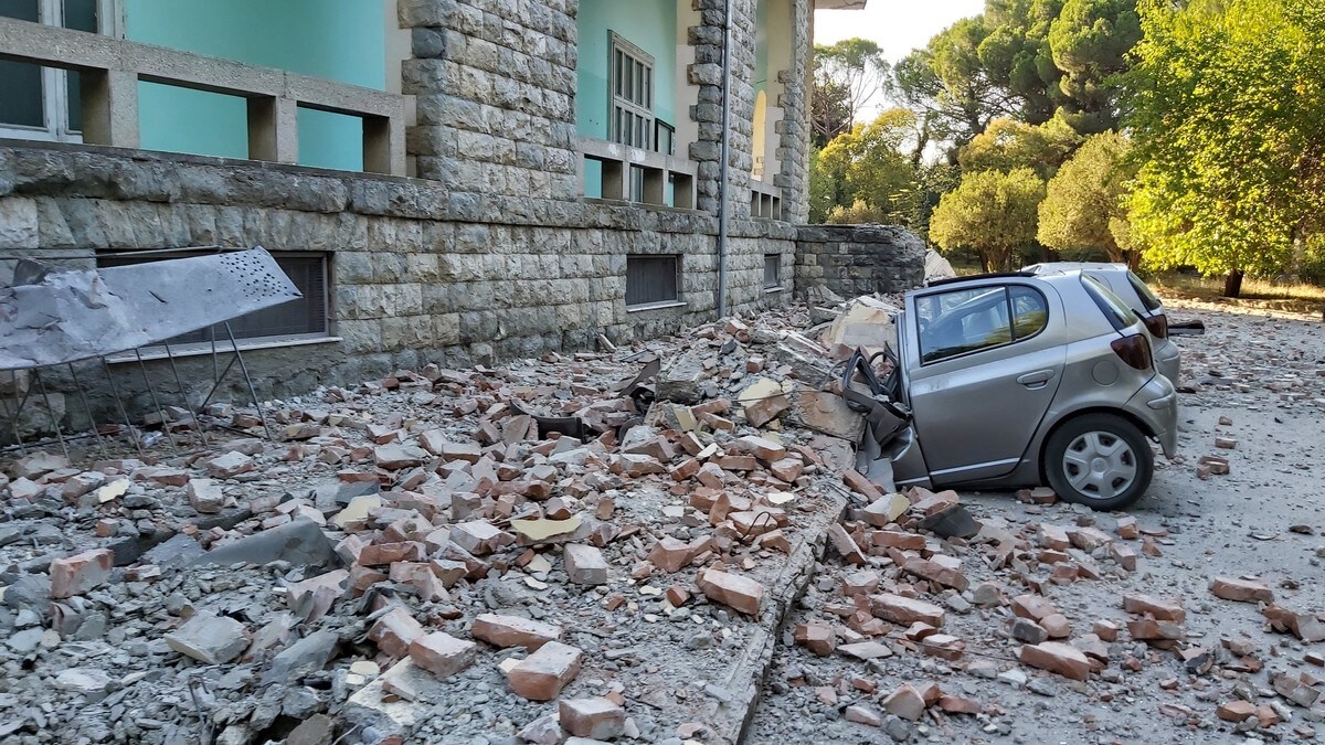 Avis: To personer skadet i Albania