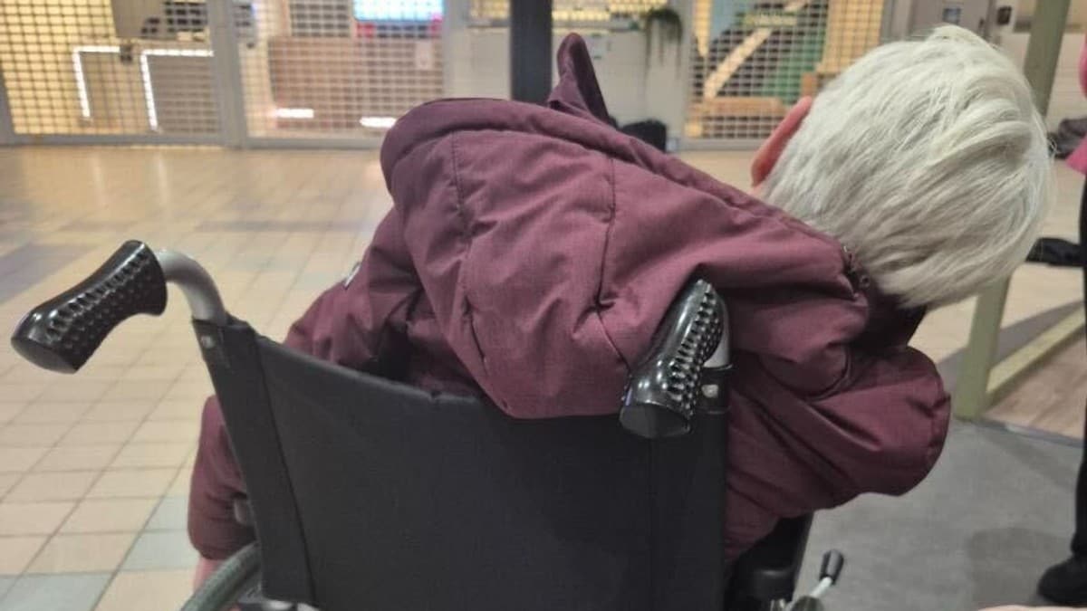 Speilglatt vær stenger Bodø lufthavn og strander 200 passasjerer