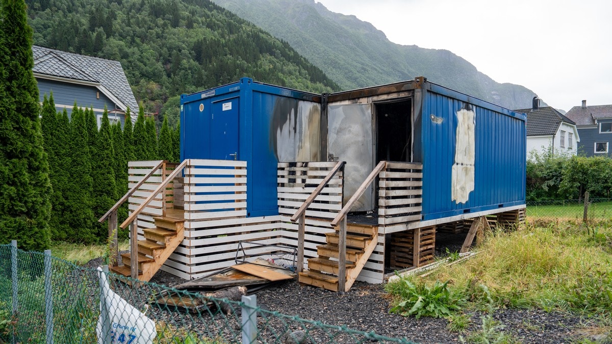 Desse containerane er kommunen sitt krise­tilbod: – Det er heilt skandale