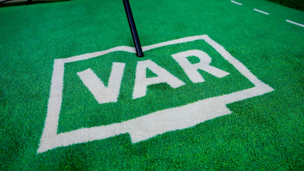 Norsk fotball oppretter eget VAR-utvalg – klubbene kan melde inn situasjoner