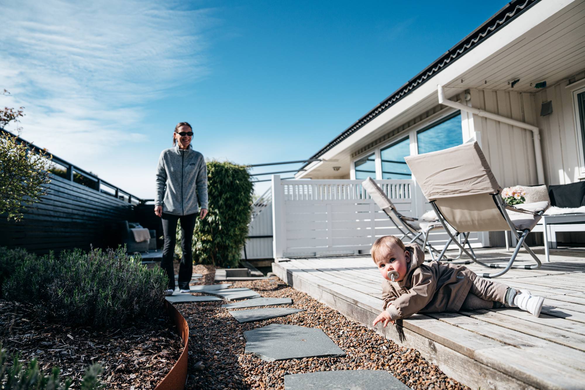 Jone Lillebø, Yvonne vonlanthen og barna Noel og Luka på visning på Tasta i Stavanger. 