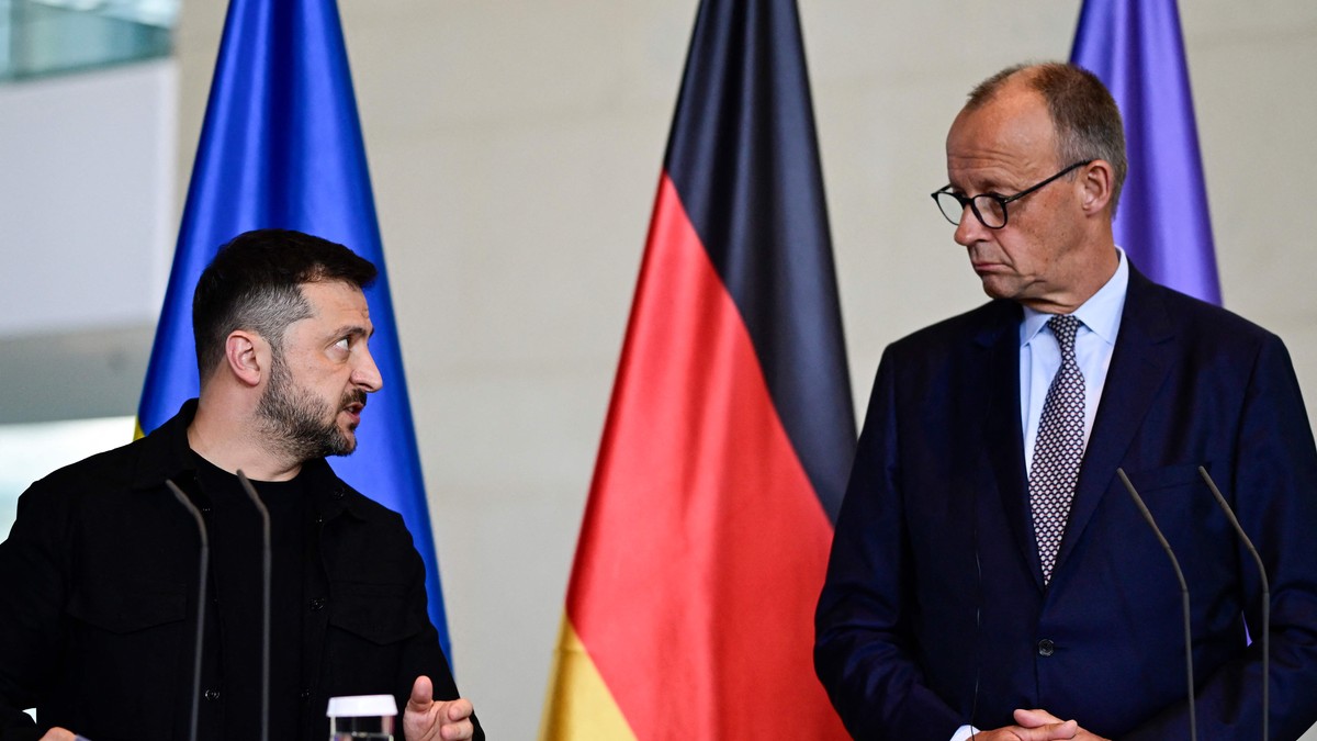 Zelenskyj: – Det burde være et møte mellom tre ledere