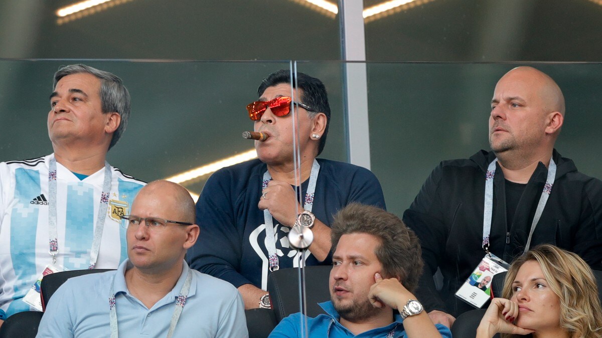 Maradona beklager sigarrøying