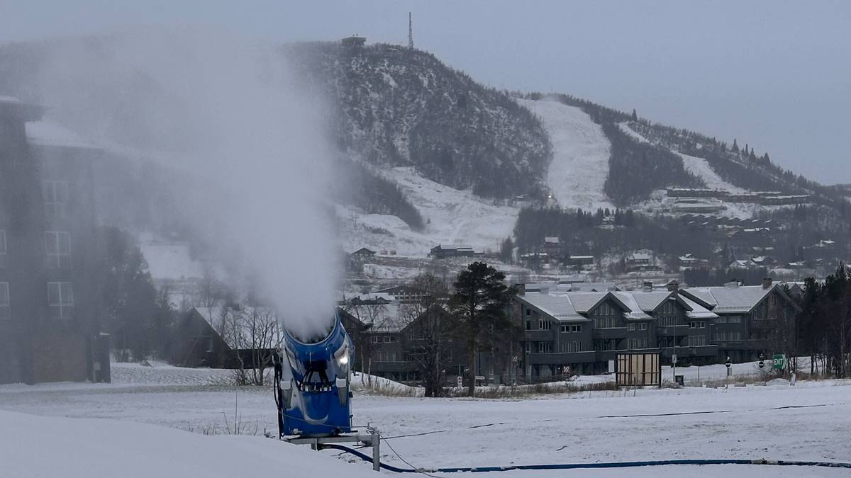 Jepp, snøkanonene kan «skytee» vekk sola
