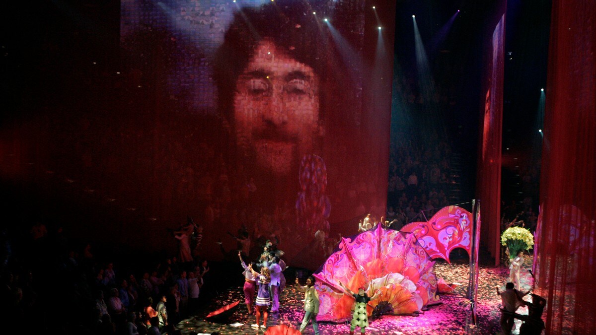 Forsvunnet Lennon-gitar auksjoneres bort