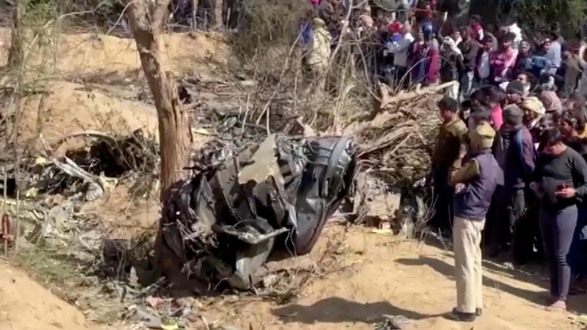 Pilot omkom da to militærfly krasjet i India