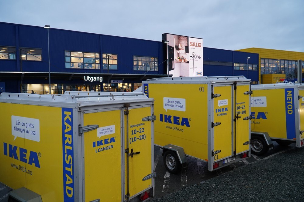 Ikea-ansatt (26) tiltalt for millionunderslag – satte pengene på egen konto