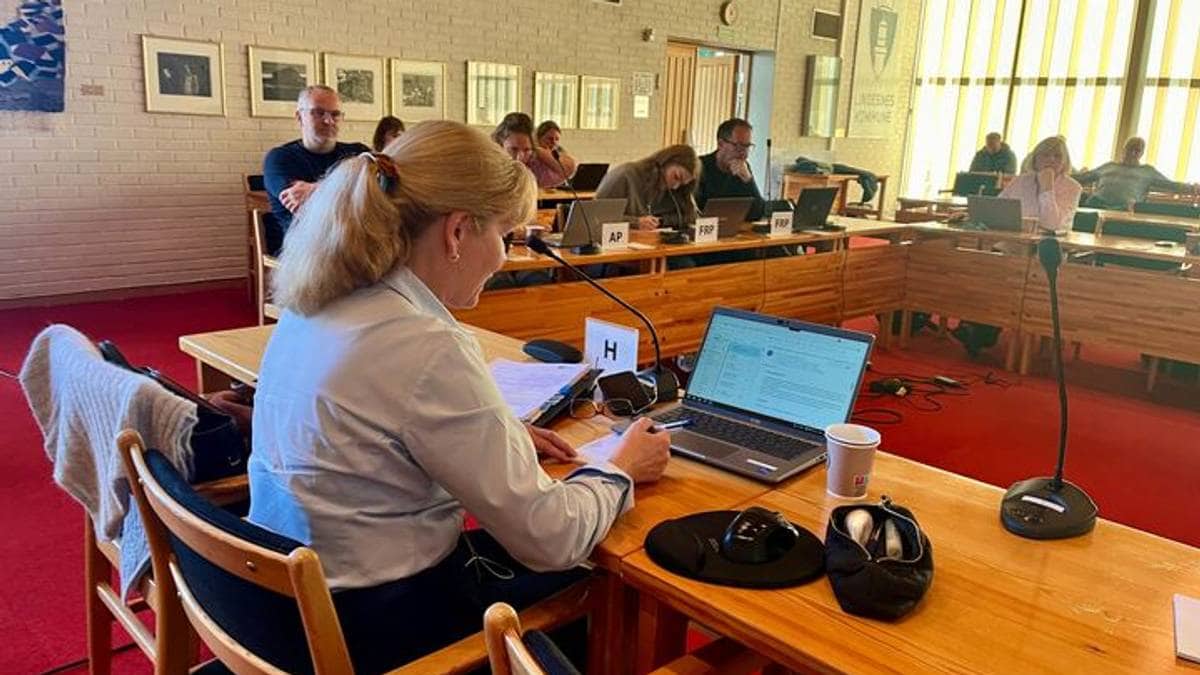 Setter sol- og batteripark på vent