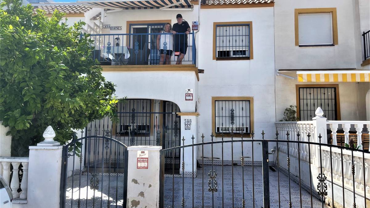 Penty e Ole Rold hanno ottenuto un appartamento per le vacanze in Spagna che ha scioccato i residenti della casa – NRK Trøndelag