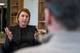 Foto: AFP Kvinne som gestikulerer