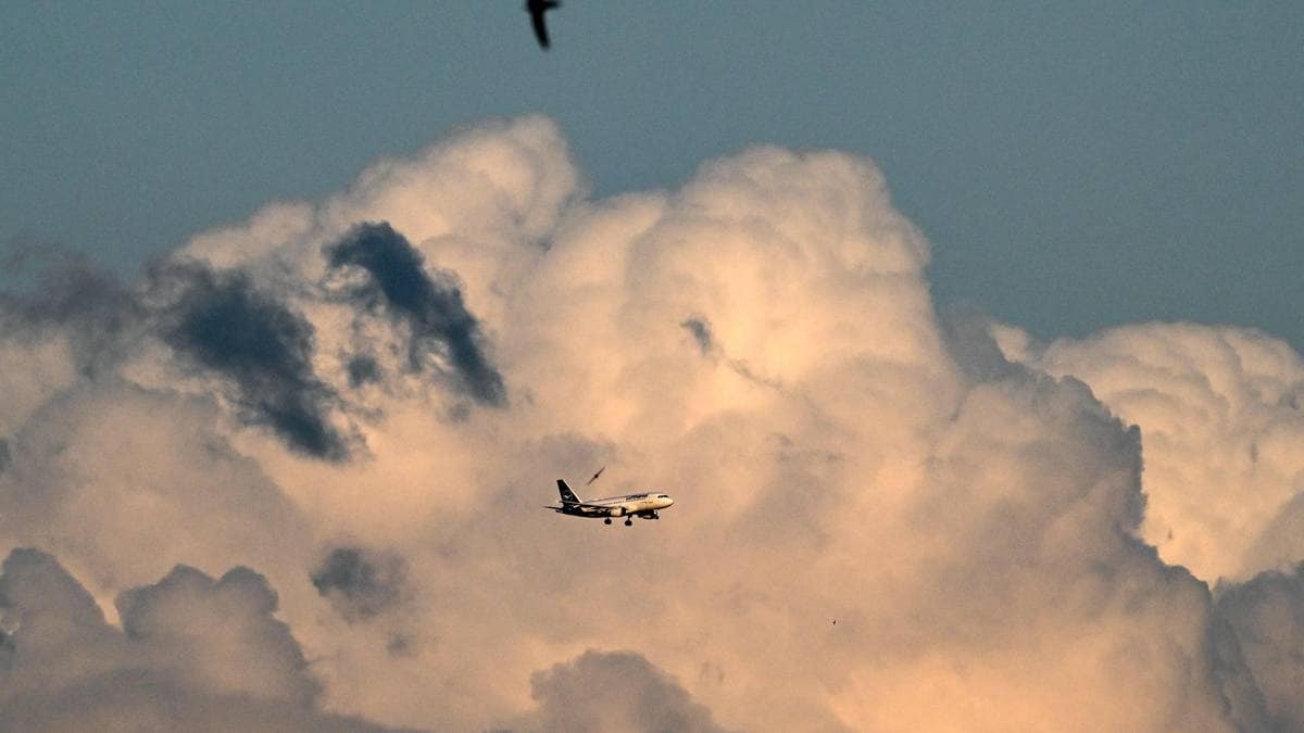 Stenger flyplassen i Vilnius etter mulig droneobservasjon