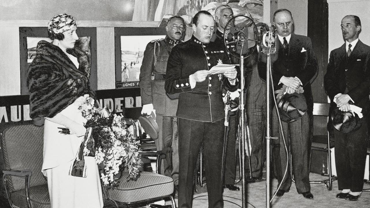 Kronprins Olav åpner Norges pavilijong i Brussel 1935.
