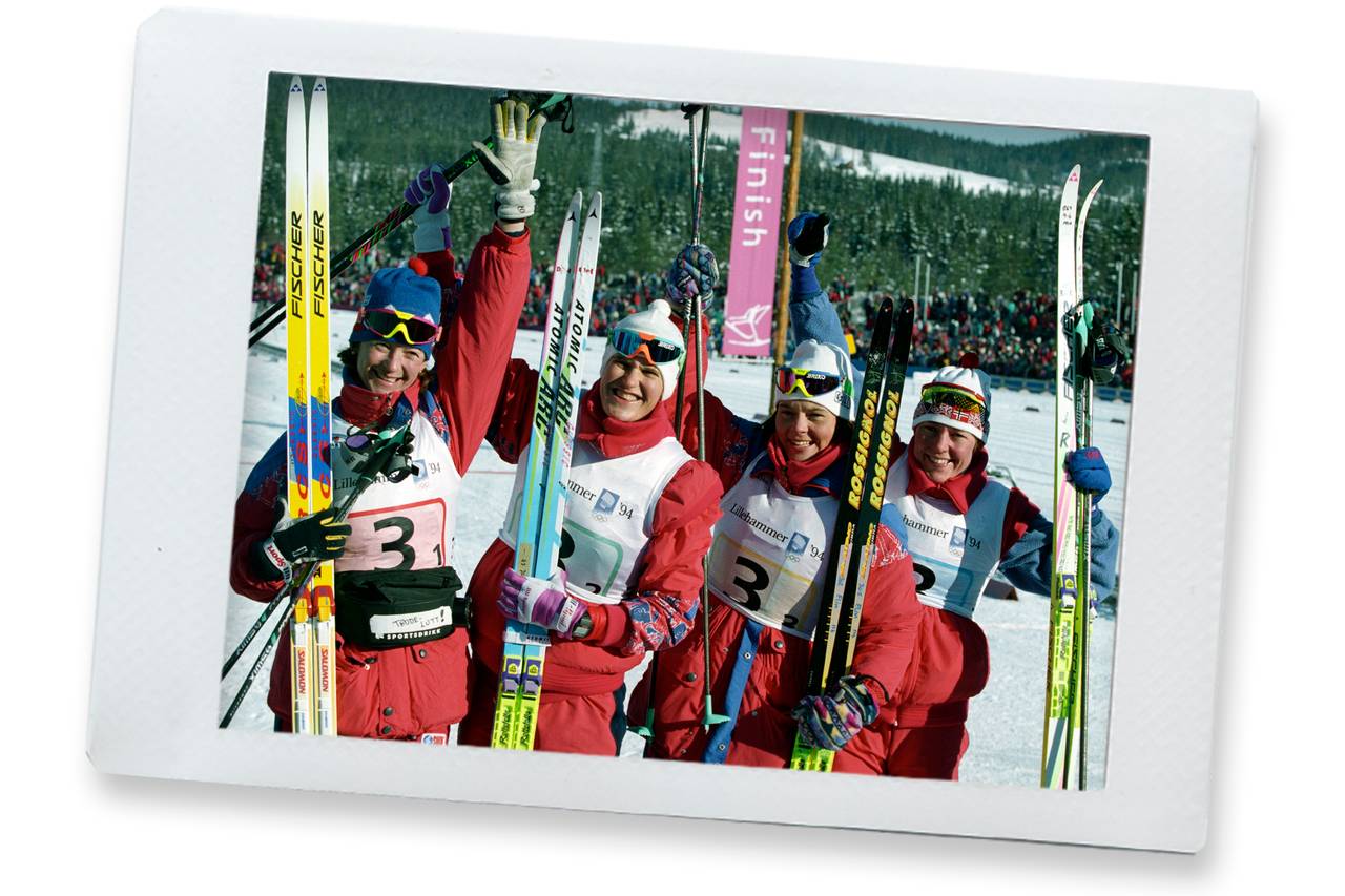Vinter-OL på Lillehammer. 4 x 5 kilometer stafett for kvinner på langrenn. Norges sølvjenter. F.v. Trude Dybendahl, Inger Helene Nybråten, Elin Nilsen og Anita Moen.