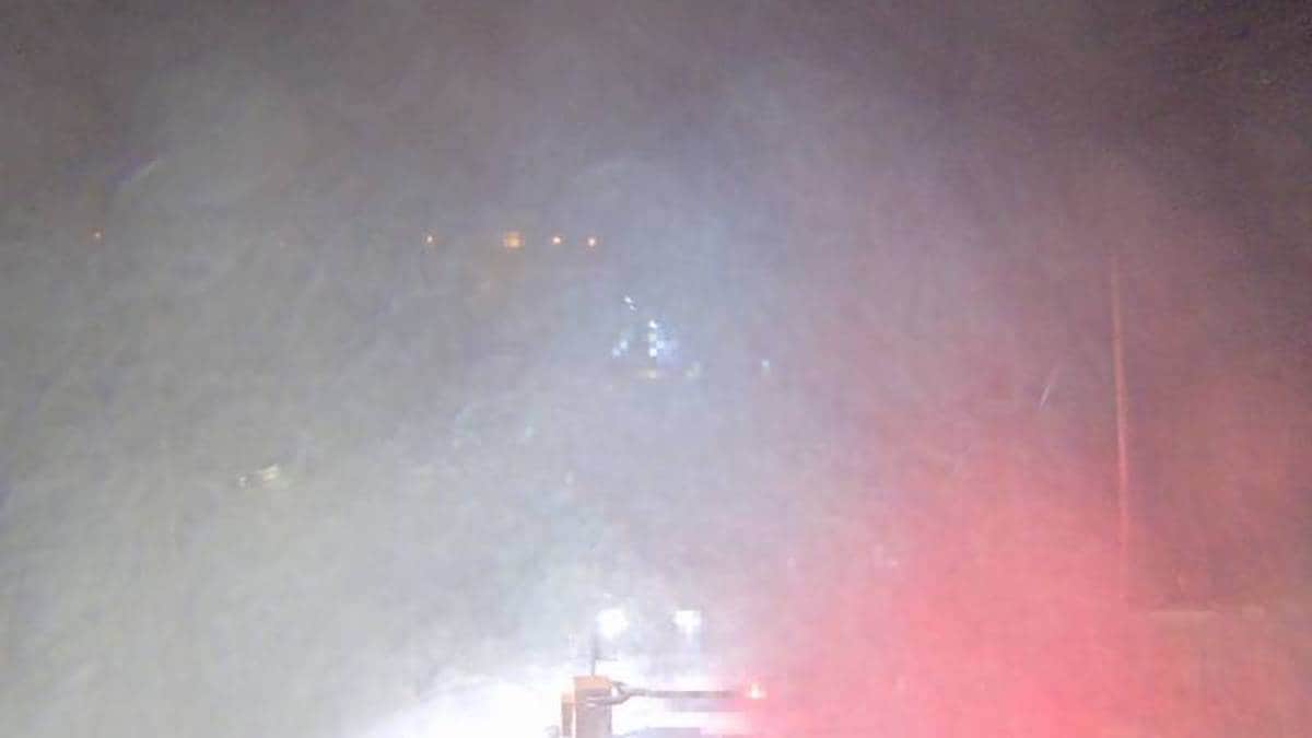 Kraftig uvær: Biler innesperret i syv timer