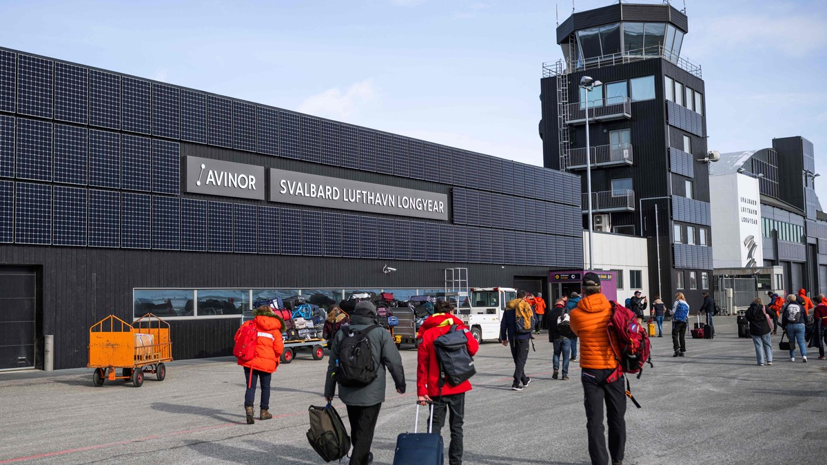Temperaturrekord på Svalbard: – Turister synes fortsatt det er kaldt