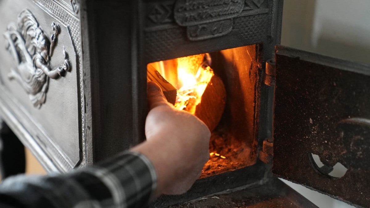 Vedsalget stuper: – Feil å kun peke på norgespris