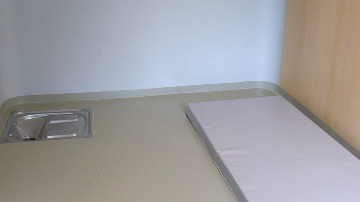 Isolerer suicidale barn i fengsel: &laquo;Sv&aelig;rt urovekkende&raquo;