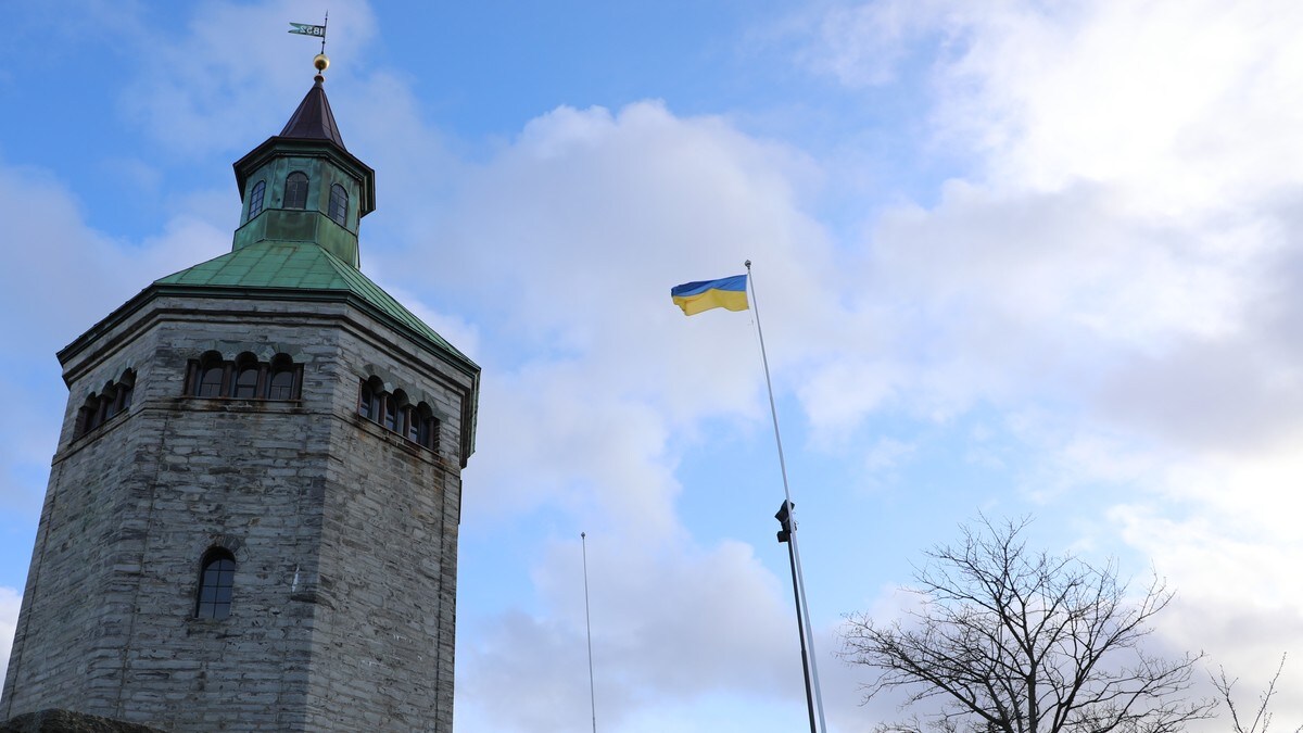 Bergen kommune heiser ukrainsk flagg