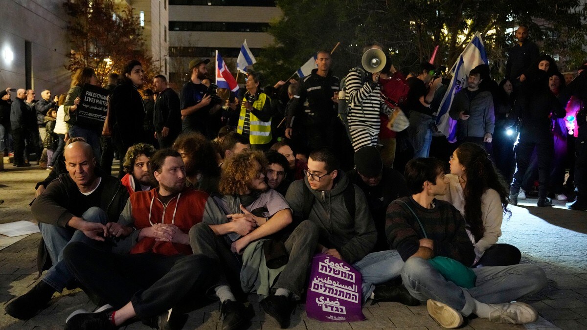 Flere tusen israelere demonstrerer mot Netanyahus regjering
