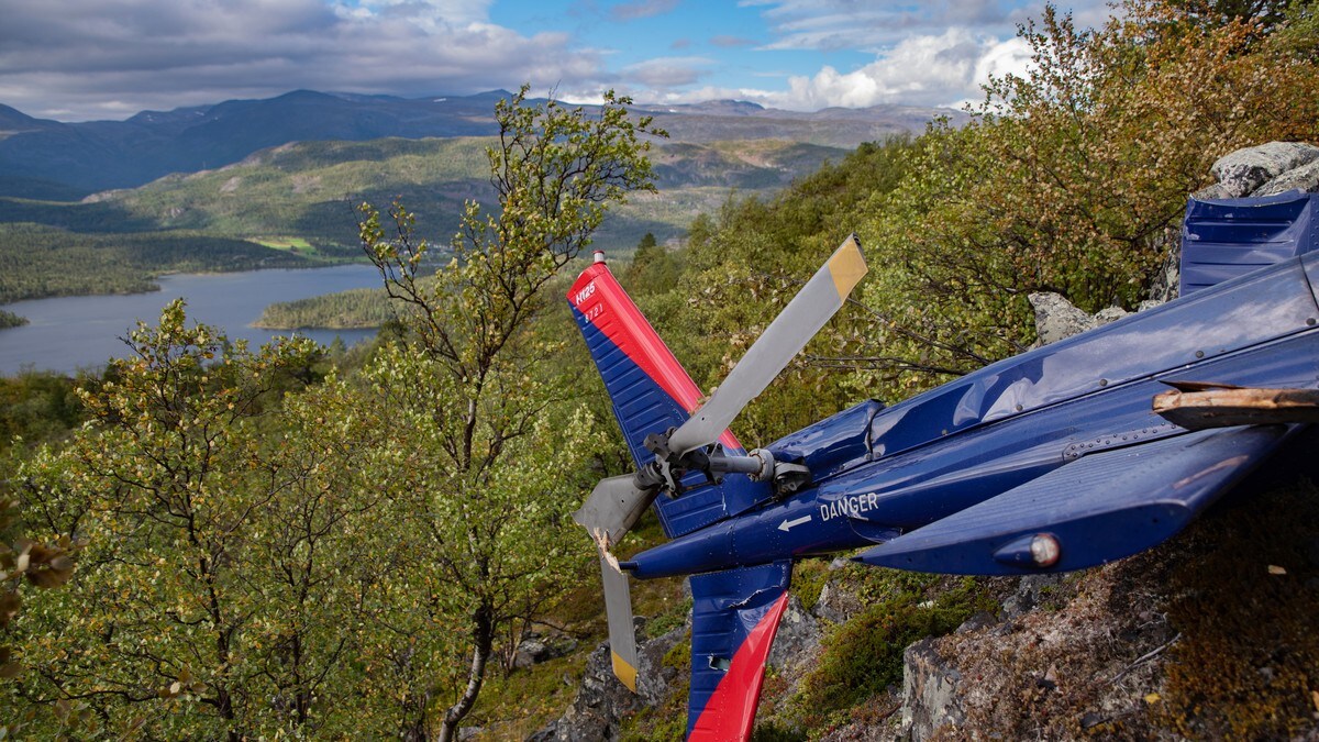 Vraket av helikopteret som havarerte i en fjellside ved Kvenvik utenfor Alta.