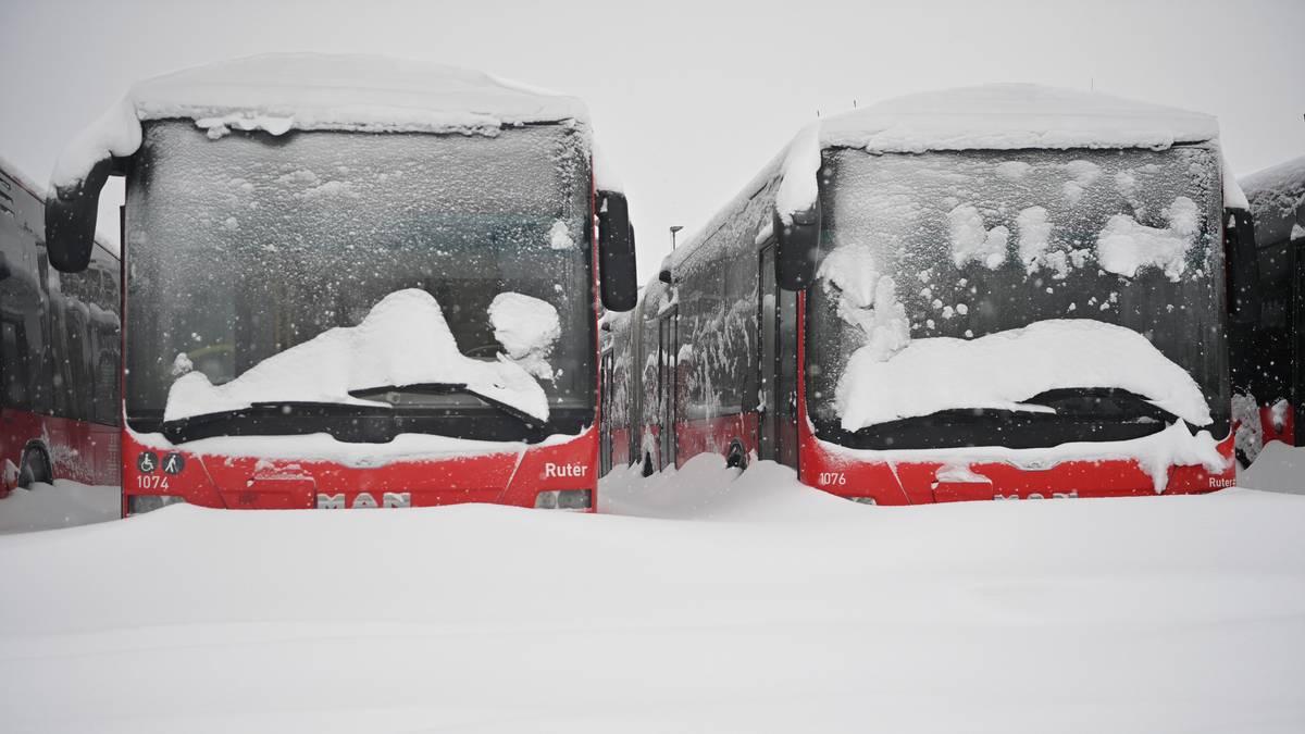 Vestfoldbanen and Arendalsbanen Closed Due to Heavy Snow: Sørlandsbanen Prioritized