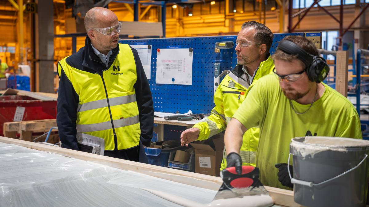 Har permittert 112 ansatte - ønsker alle tilbake for å bygge brakker til Ukraina