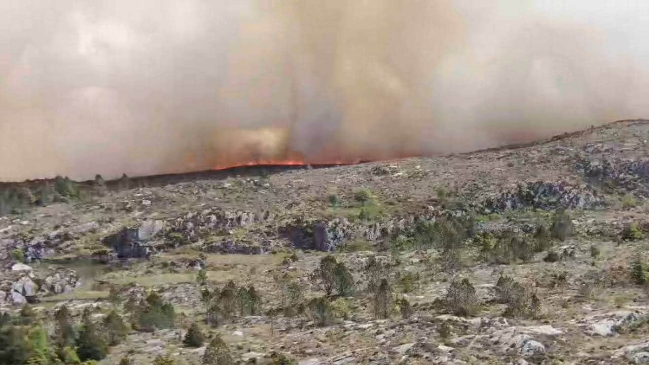 Brannvesenets egne bilder fra brannen i Øygarden