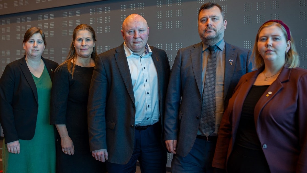 Fylkestopper hardt ut mot foreslåtte ambulansekutt: – Nei, nei og atter nei