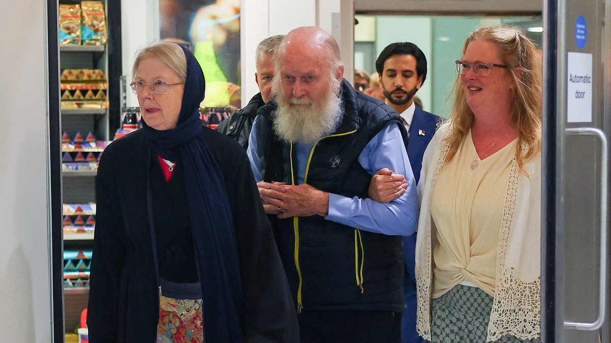 Peter (80) og Barbie (76) tatt av Taliban – tilbake på britisk jord