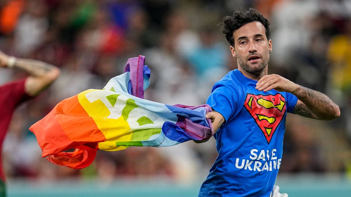 Storming the pitch with the rainbow flag – now he’s been released – NRK Sport – Sports news, results and broadcast schedule