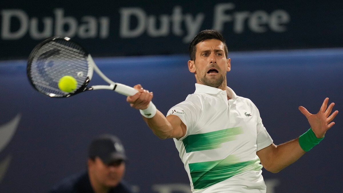Djokovic tilbake på tennisbanen med enkel seier