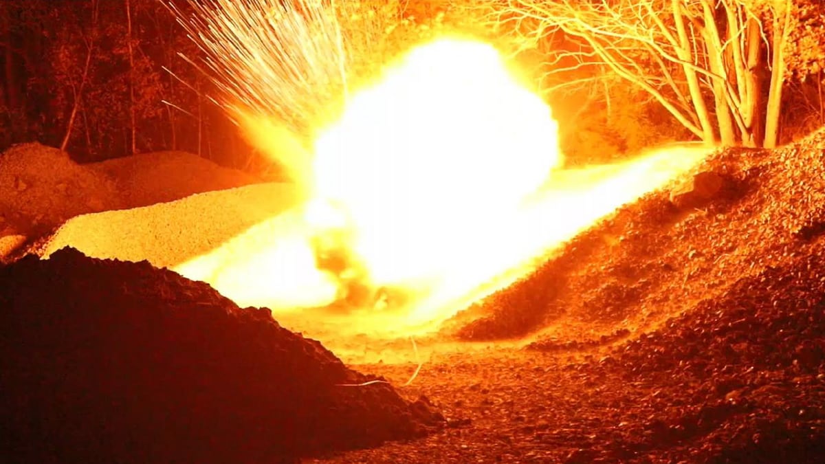 Kastet inn i hagen til barnefamilie: Her blir bomben sprengt