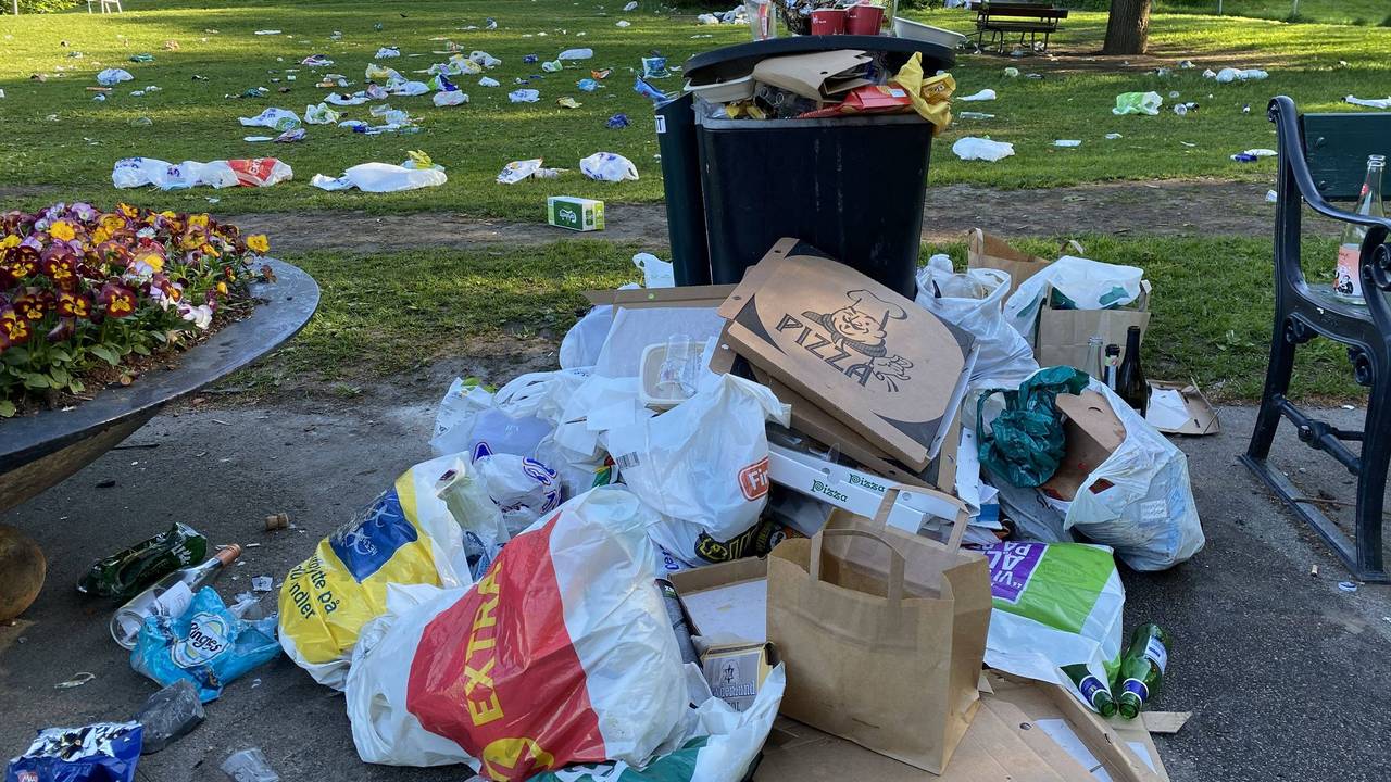 Søppel i parken på Sankthaugen
