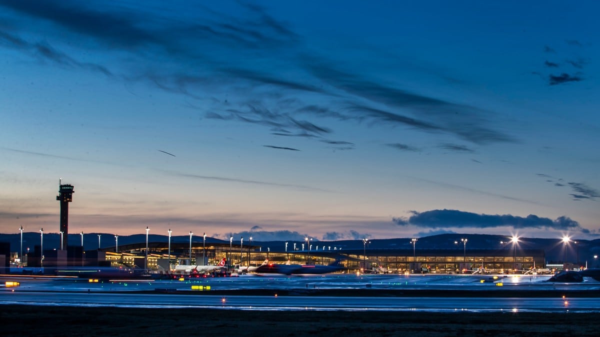 Advarer mot glatte veier – noen forsinkelser i flytrafikken