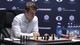 Sergej Karjakin gjør en tabbe, og Magnus Carlsen tar en kjempeledelse i det tiende partiet.