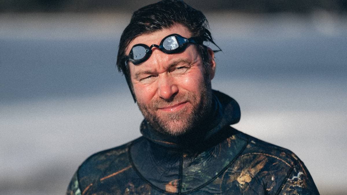 Knut Ivan (48) skal svømme 3000 km langs Norskekysten: – Eit heilsprøtt prosjekt