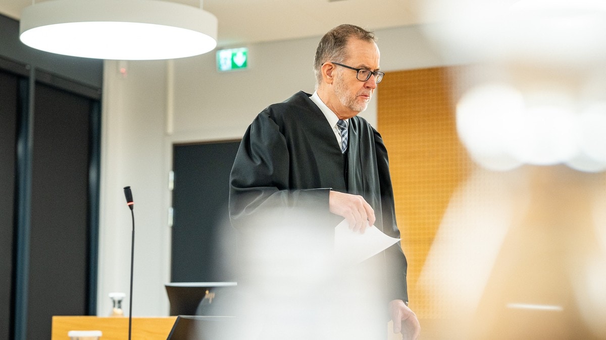 Tre menn tiltalt for grov korrupsjon - nektar straffskuld