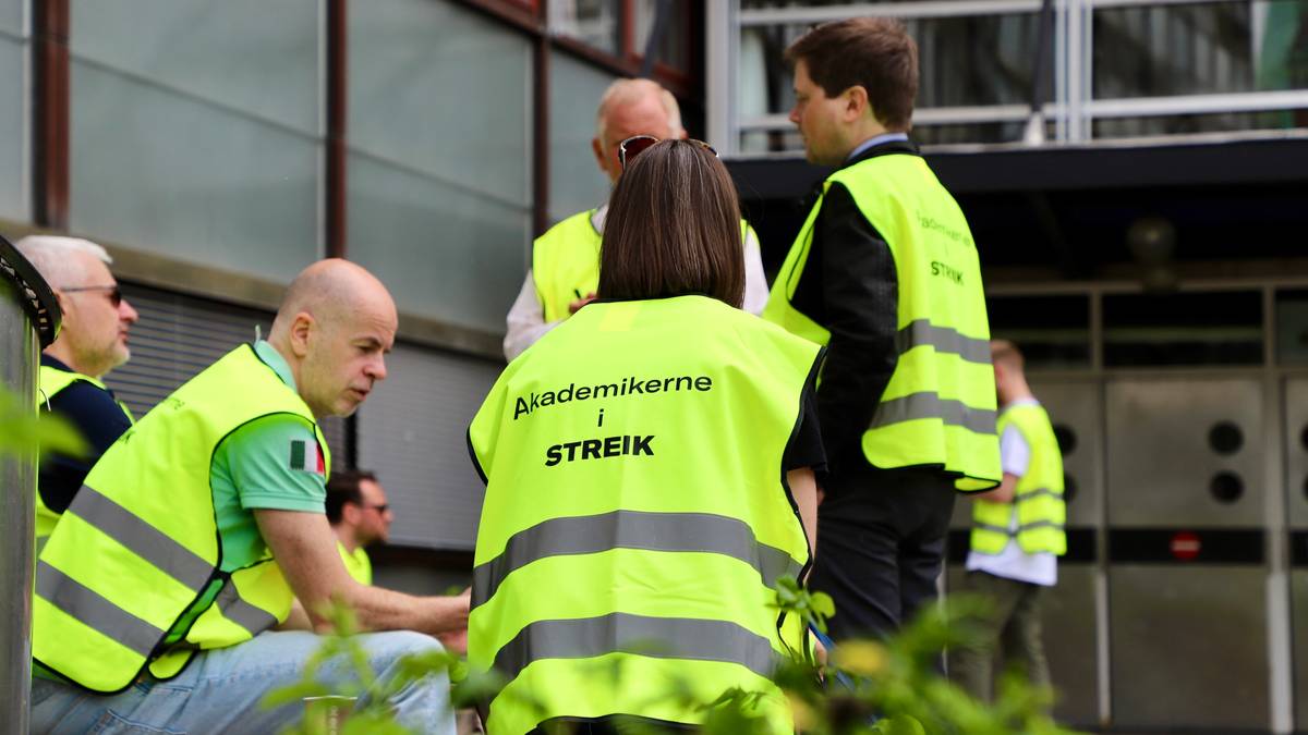 Varsler kraftig opptrapping av streiken - grensekontroll og passkontorer rammes