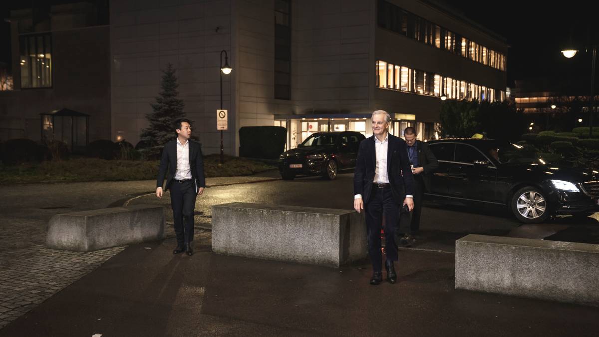 Støre om VM-skjenking: Du skal få drikke opp ølen