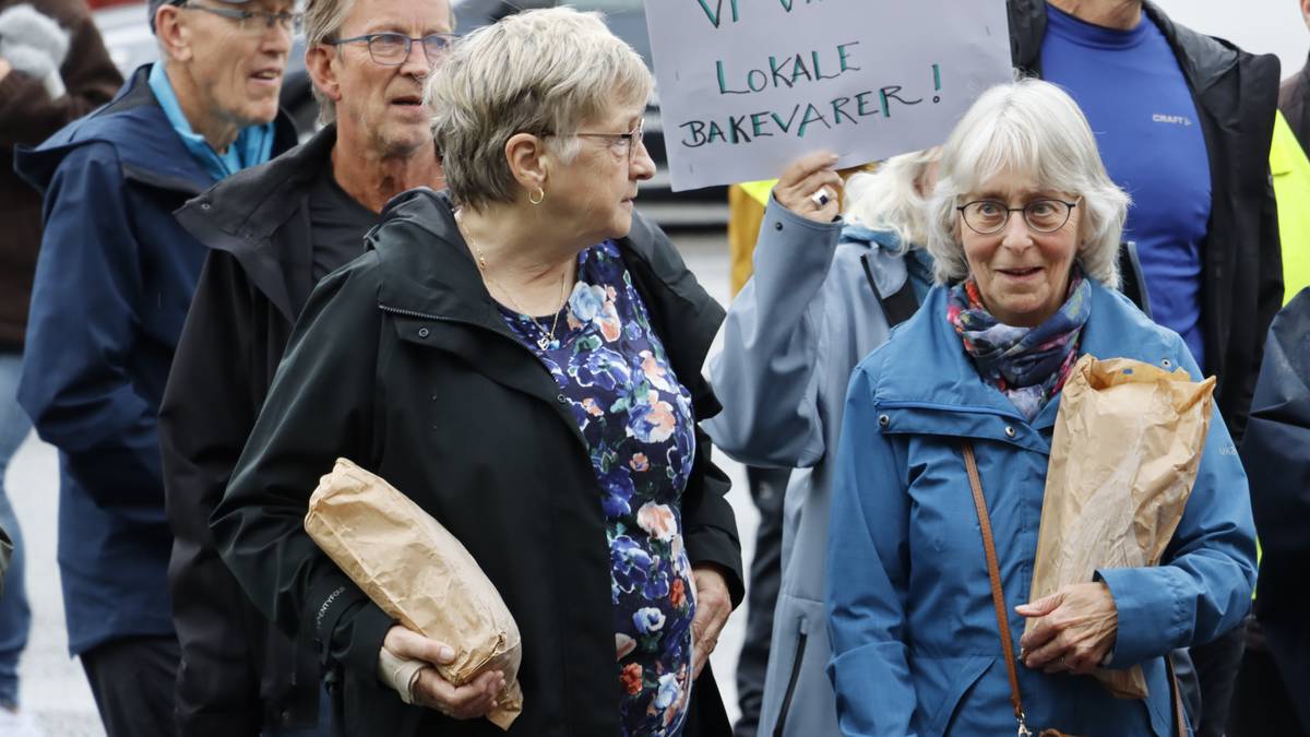 Folk tar til gatene i brødprotest