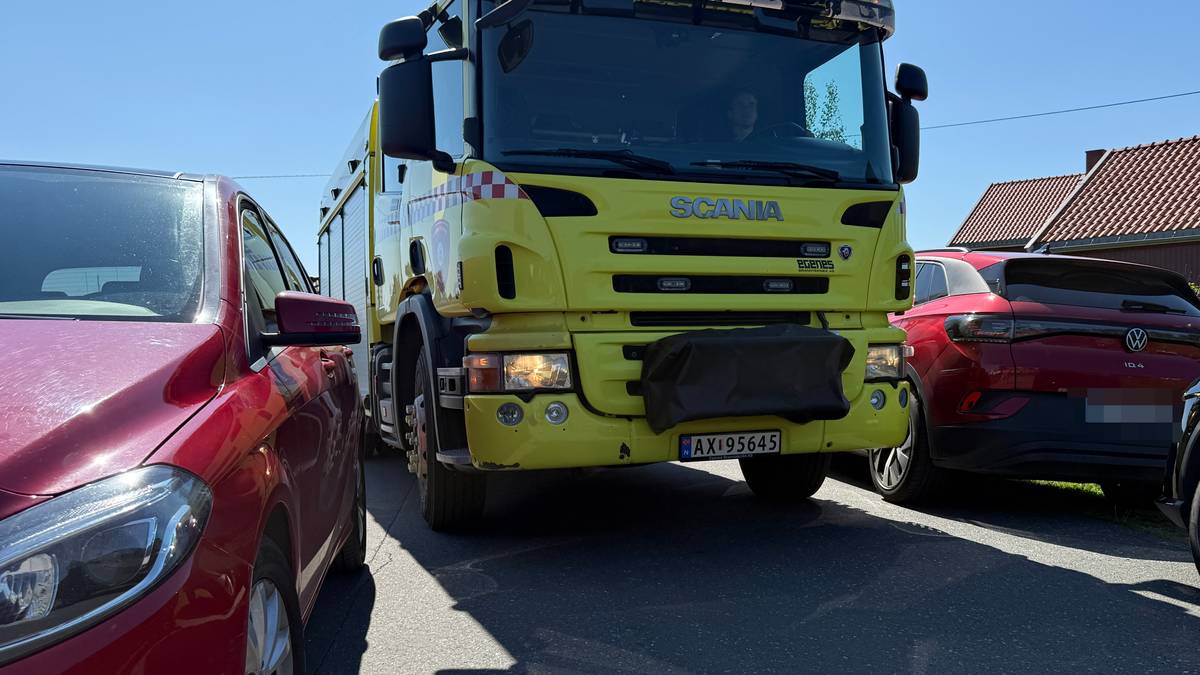 Feilparkering ved strender hindrer nødetatene: – Det kan stå om liv