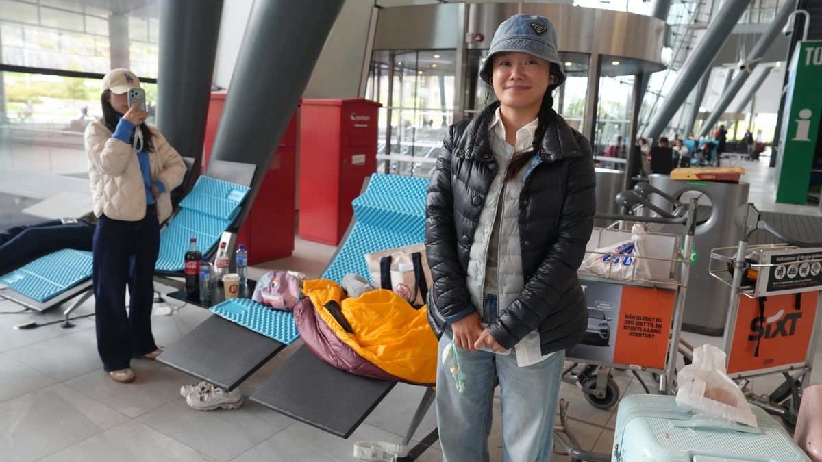 Overnatta på flyplassen: – Sov berre ein time