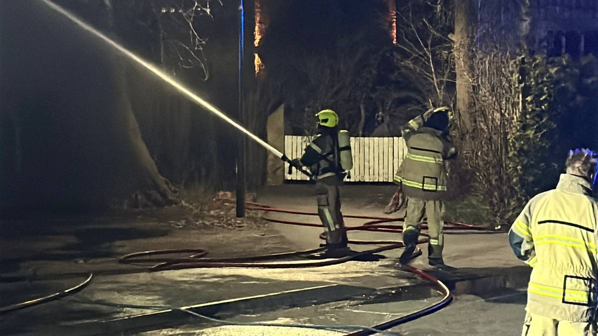 Kraftig brann i trehus i Fredrikstad