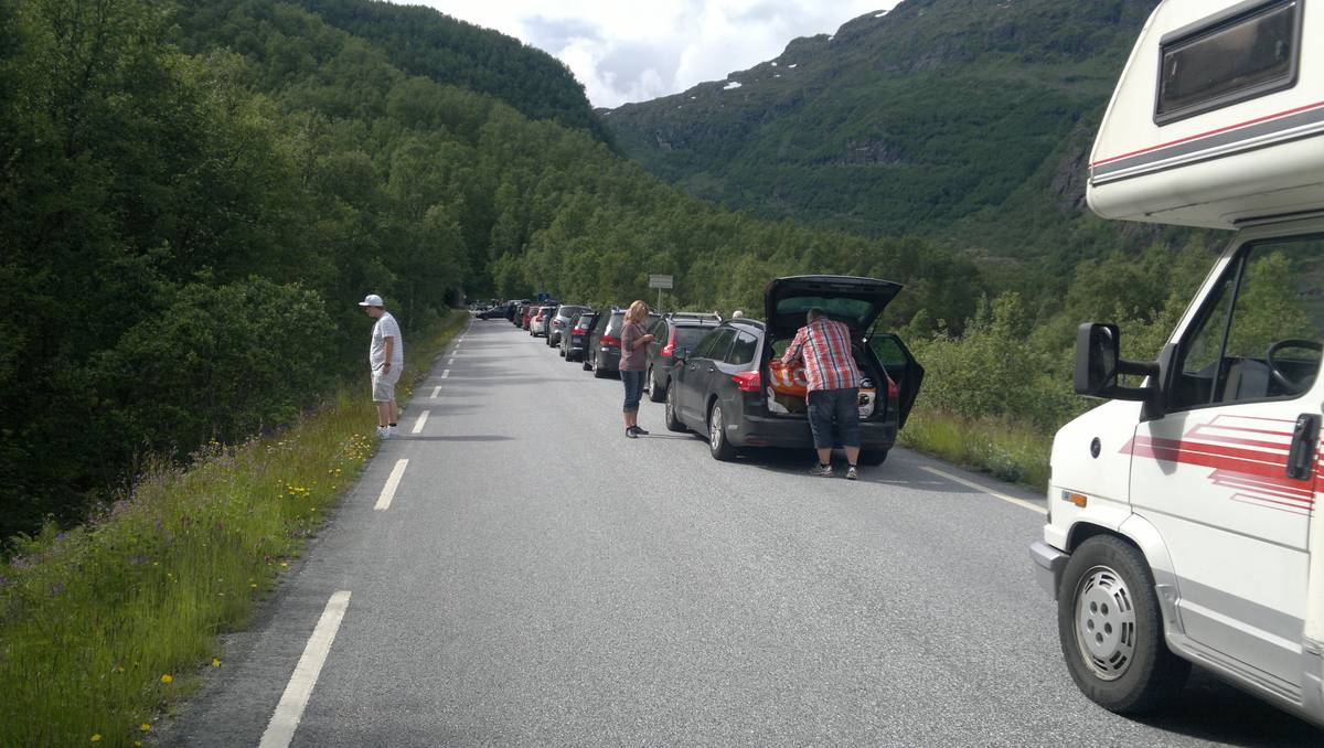 Lange Køar Etter Ras I Tunnel Nrk Vestland 